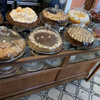 Ugot Bruncherie - Desserts area - Coffee & Tea Near Me - Barcelona, B Ugot Bruncherie - Desserts area - Coffee & Tea Near Me - Barcelona, B
