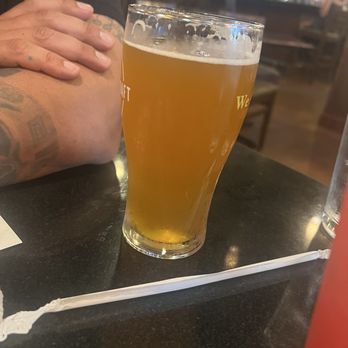 Mad Duck Craft Brewing Campus Pointe - Draft beer - New American Near Me - Fresno, California Mad Duck Craft Brewing Campus Pointe - Draft beer - New American Near Me - Fresno, California