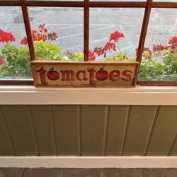 The Ripe Tomato - Front entrance