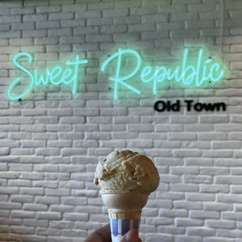 Sweet Republic - Crème Brûlée Ice Cream - Ice Cream & Frozen Yogurt Near Me - Scottsdale, Arizona Sweet Republic - Crème Brûlée Ice Cream - Ice Cream & Frozen Yogurt Near Me - Scottsdale, Arizona