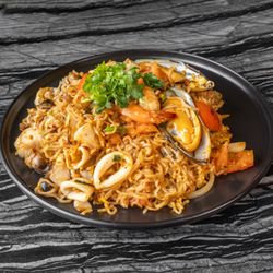 Kay Thai Eatery - Pad Mama Tom Yum with Seafood