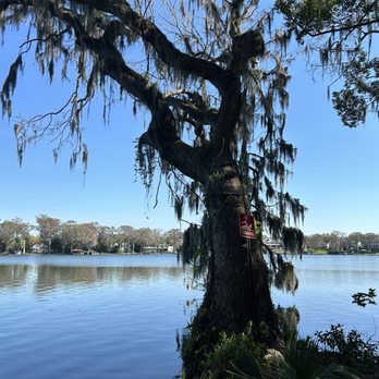 Kraft Azalea Garden - Parks Near Me - Winter Park, Florida