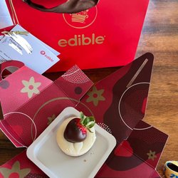 Edible Arrangements - Strawberry Chocolate-Covered, Cheesecake