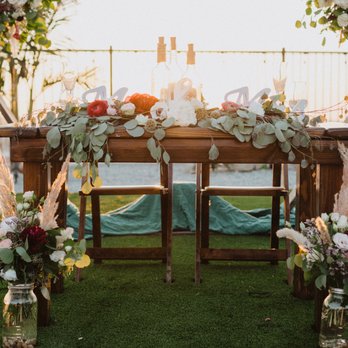 Temecula Farm Tables - Bride & Groom's Sweetheart Table - Party Equipment Rentals Near Me