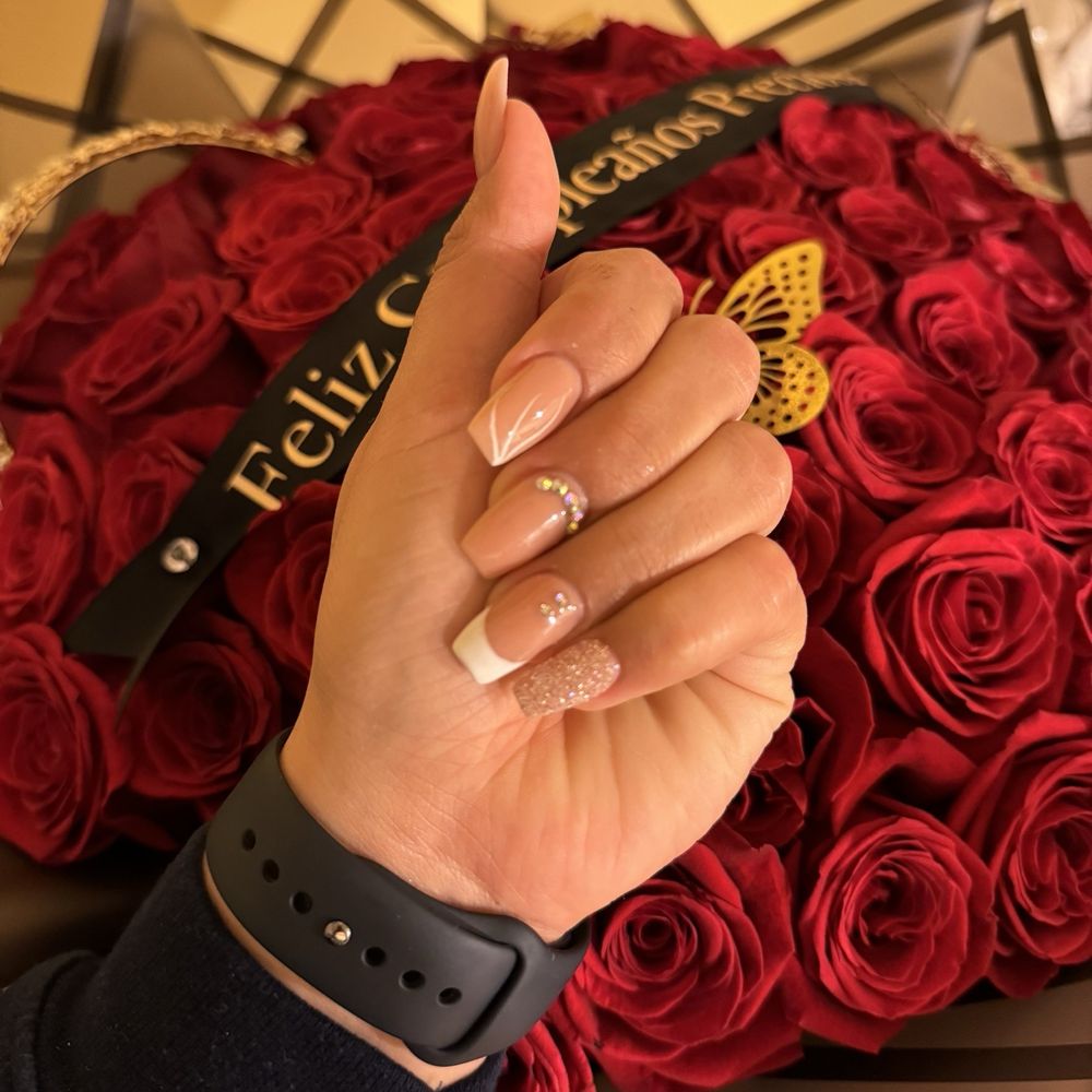 nails done by Linh nails done by Linh