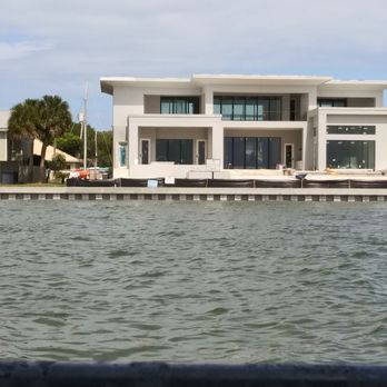 Ponce Inlet Watersports - Beautiful homes you pass by on the dolphin watching tour - Boat Tours Near Me - Ponce Inlet, Florida