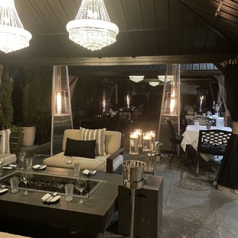 Cucina Venti Restaurant - Outdoor gazebo heat lamps - Italian Near Me - Mountain View, California