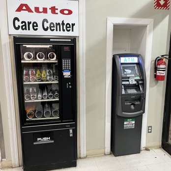 Mr. Stadium Coin Laundry & Dry Cleaning - ATM and car care vending machine. - Laundromat Near Me - Ann Arbor, Michigan
