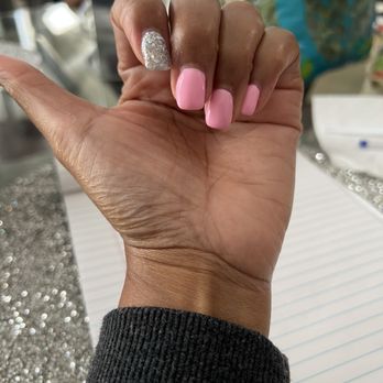 Diva Nail Spa - Middle finger nail is shaped crooked - Nail Salons Near Me - Garner, North Carolina