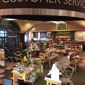 Barnes & Noble - Aerial view from the escalator. - Bookstores Near Me - New York, New York Barnes & Noble - Aerial view from the escalator. - Bookstores Near Me - New York, New York
