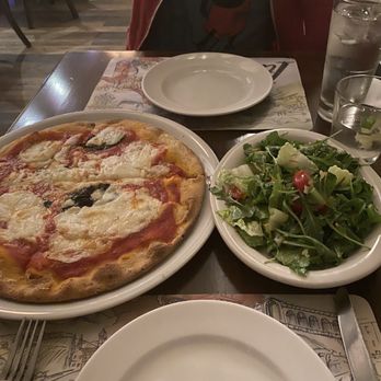 il Canale - Gluten Free Margarita Pizza & house salad - Italian Near Me - Washington, DC, District of Columbia