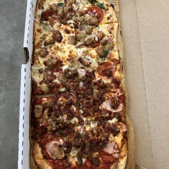 Slim and Husky's Pizza - Cee No Green (beef, pepperoni, Canadian bacon, and Italian sausage) - definitely solid! - Pizza Near Me - Memphis, Tennessee