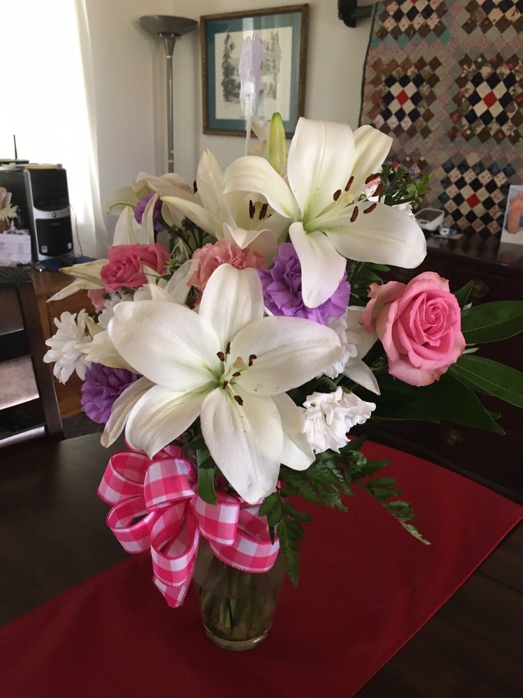 PETAL PUSHERS FLOWERS & GIFTS 100 E 7th St, Chandler, Oklahoma