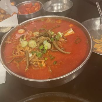 Moo Bong Ri Korean Restaurant - Spicy Beef Noodle Soup (육개장칼국수) - Korean Near Me - Oakland, California Moo Bong Ri Korean Restaurant - Spicy Beef Noodle Soup (육개장칼국수) - Korean Near Me - Oakland, California