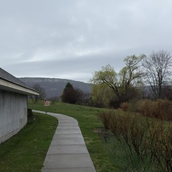 Whitecliff Vineyard - Wineries Near Me - Gardiner, New York