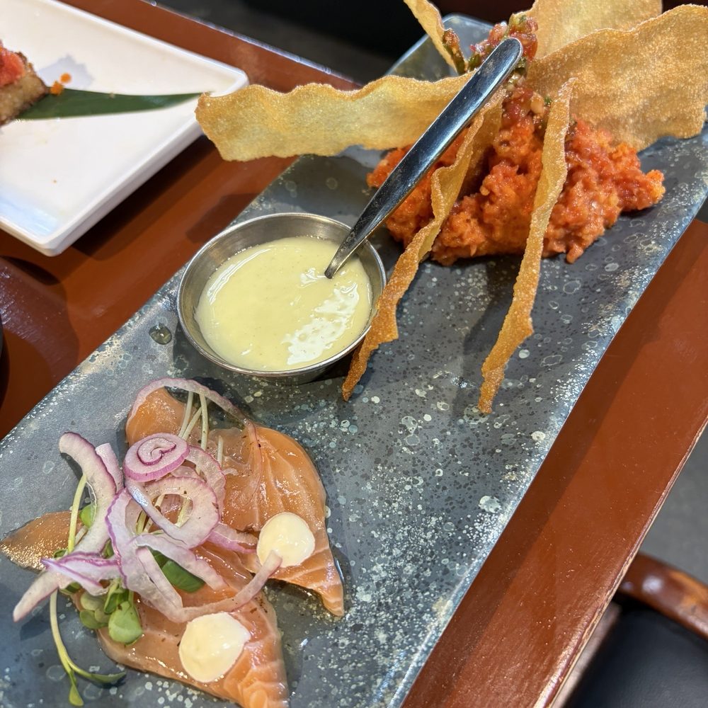 wonton chips with tuna tartare and salmon carpaccio wonton chips with tuna tartare and salmon carpaccio