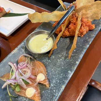 Gogi Nori - wonton chips with tuna tartare and salmon carpaccio - Korean Near Me - Irvine, California
