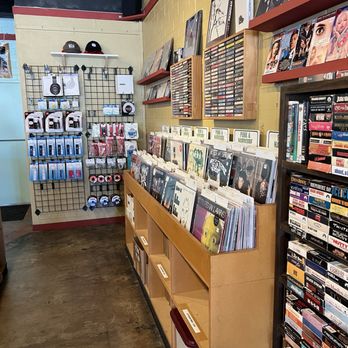 Breakaway Records - Vinyl Records Near Me - Austin, Texas