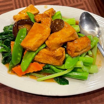 King Restaurant & Bar - Bars Near Me - Honolulu, Hawaii