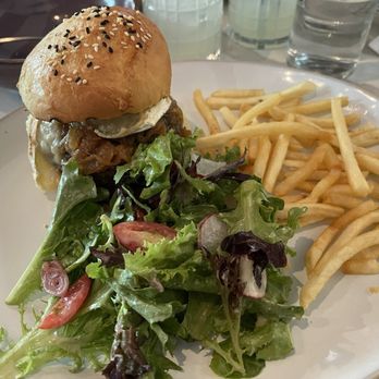 Batifol - BATIFOL BURGER ~ yummy with the onions! - French Near Me - Cambridge, Massachusetts
