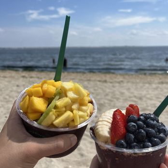 Jungle Bowls - Large Tropical Bowl ($13) - left; Large Jungle Bowl ($13) - right - Juice Bars & Smoothies Near Me - Brooklyn, New York Jungle Bowls - Large Tropical Bowl ($13) - left; Large Jungle Bowl ($13) - right - Juice Bars & Smoothies Near Me - Brooklyn, New York