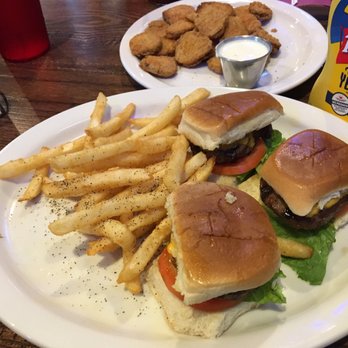Billy's Grille & Bar - Sliders with fries - Bars Near Me - Bay City, Texas