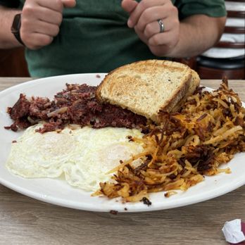 Morning Buzz Cafe - Corned beef hash, home fries, 2 over easy with sourdough - Breakfast & Brunch Near Me - Amesbury, Massachusetts