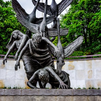 Garden of Remembrance - THE GARDEN OF REMEMBRANCE [PARNELL SQUARE DUBLIN] - Landmarks & Historical Buildings Near Me - Dublin, D