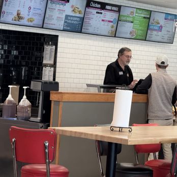 fuddruckers - Counter ordering - Salad Near Me - Richmond Hill, Georgia