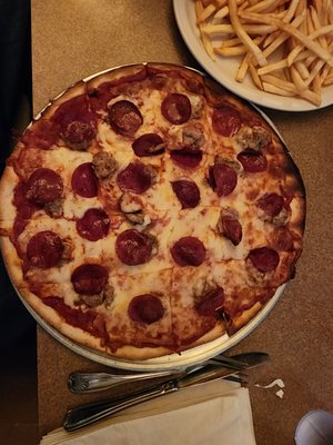 Lisa's Pizzeria by null