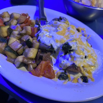 Joe Taco - Violated chicken (mushroom/spinach/shrimp and chicken with some heavenly cream sauce and double mixed veggies - Mexican Near Me - Canyon, Texas