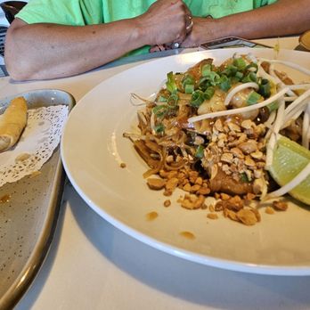 Thailicious27 - Pad thai & spring rolls - Thai Near Me - Davenport, Florida Thailicious27 - Pad thai & spring rolls - Thai Near Me - Davenport, Florida