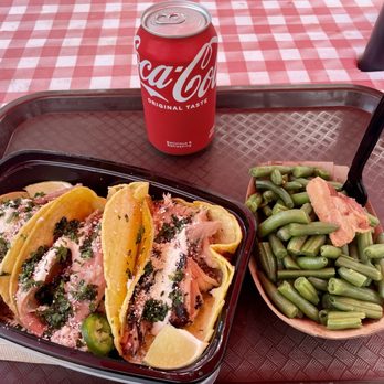 Briskets BBQ Shack & Grill - Pulled pork street tacos and green beans - heck yeah! - Barbeque Near Me - Oviedo, Florida