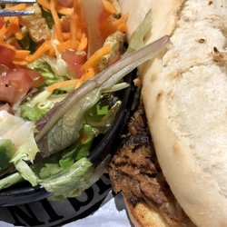 Montana's - Pull pork sandwich