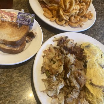 Cedar Glen Inn - Omlette and croissant sandwich special - American Near Me - Cedar Glen, California