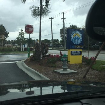 CALI COFFEE - FRONT SIGN - Coffee & Tea Near Me - Hollywood, Florida