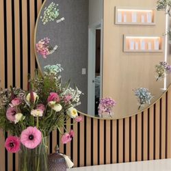 Salon atmosphere