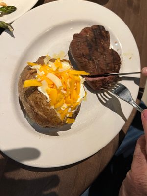 Twelve Kitchen + Cocktails by null