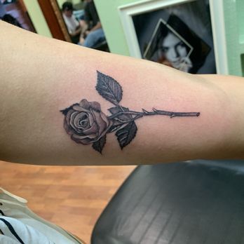 Bearcat Tattoo Gallery - Rose tattoo - Tattoo Near Me - San Diego, California