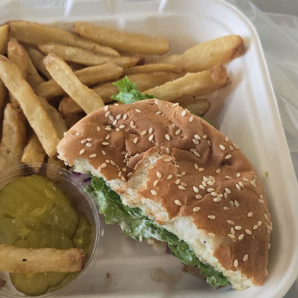 I was too hungry but only ate half of the cheeseburger