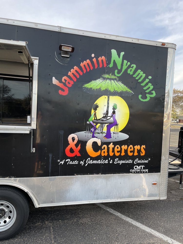 Jammin Nyaminz Logo
