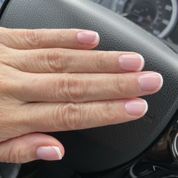 No chip French manicure