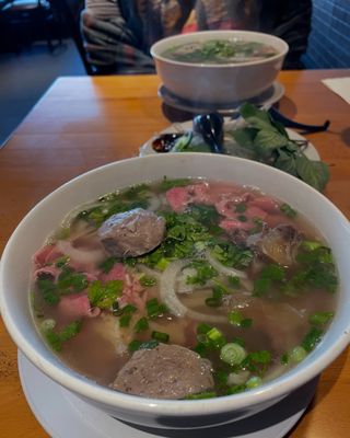 Pho Ngon by null
