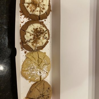 Crumbl - Novi - Gingerbread, lemon, chocolate chip cookies - Bakeries Near Me - Novi, Michigan