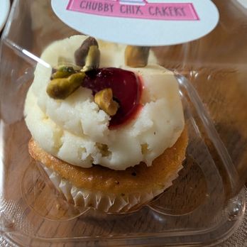 Chubby Chix Cakery - Lemon raspberry pistachio cupcake - Bakeries Near Me - Orchard Park, New York
