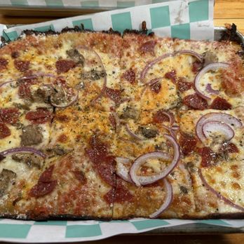 Crust Issues - Supreme pizza - Pizza Near Me - Norwalk, Connecticut