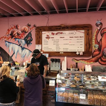 BJs ice cream - a man and a woman at a counter - Ice Cream & Frozen Yogurt Near Me - Newport, Oregon