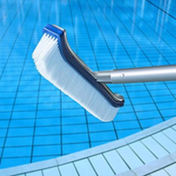 Vinnys' Pool Service - Scrub the pool - Pool Cleaners Near Me - Poway, California