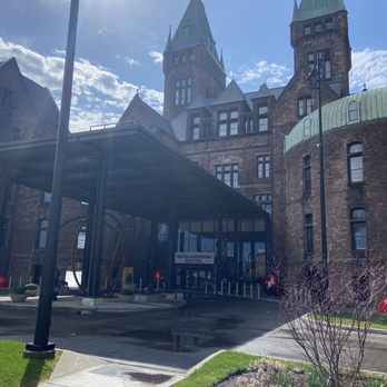 The Richardson Hotel - The front entrance - Hotels Near Me - Buffalo, New York The Richardson Hotel - The front entrance - Hotels Near Me - Buffalo, New York