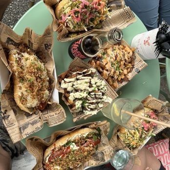 Cool Cats - Fries: Patatas Bravas a la Cool Cats and Italiano Hot Dogs: 2x Slaw Dog, Mr. International, The Comforter - Hot Dogs Near Me - Chamonix-Mont-Blanc, 74 Cool Cats - Fries: Patatas Bravas a la Cool Cats and Italiano Hot Dogs: 2x Slaw Dog, Mr. International, The Comforter - Hot Dogs Near Me - Chamonix-Mont-Blanc, 74